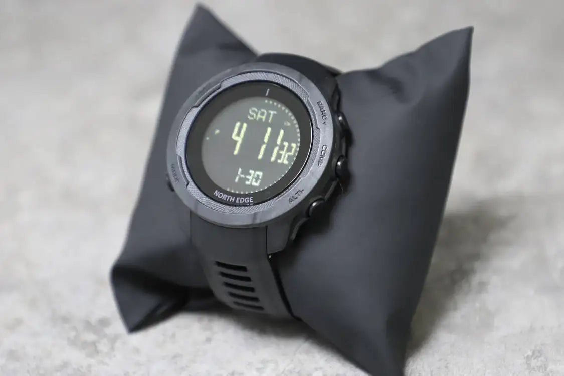 NORTH EDGE (®) VERTICO Digital Outdoor Watch – Compass, Carbon Fiber Case, 30M (3ATM) Water Resistant